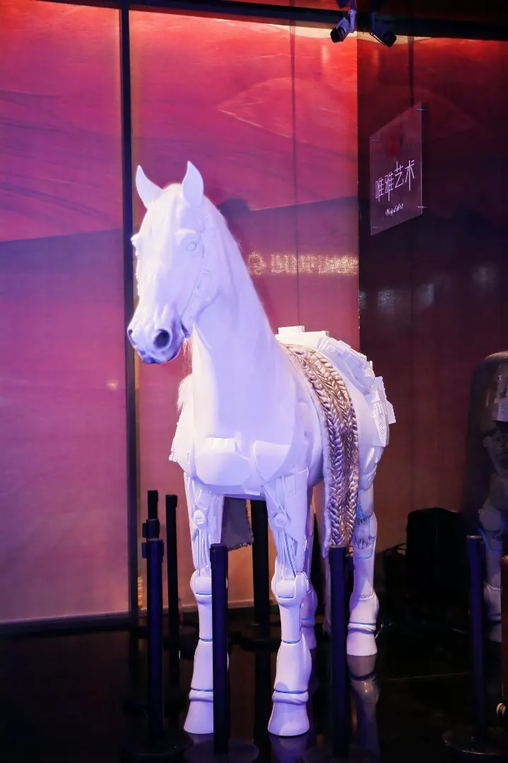 CyberTech Horse - Appearance and Interaction